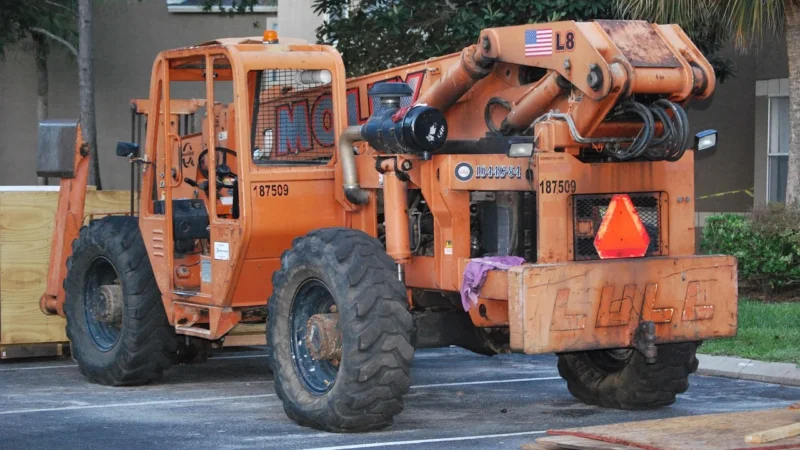 Jak naprawić silnik spalinowy wózka widłowego – poradnik krok po kroku