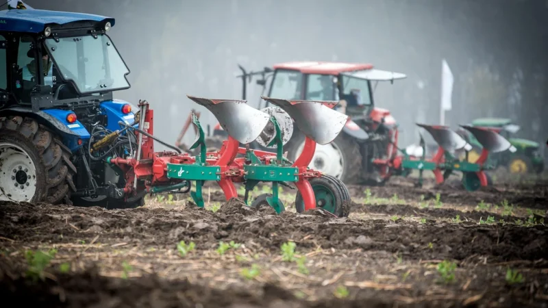 Pług wirnikowy – skuteczne narzędzie do uprawy gleby